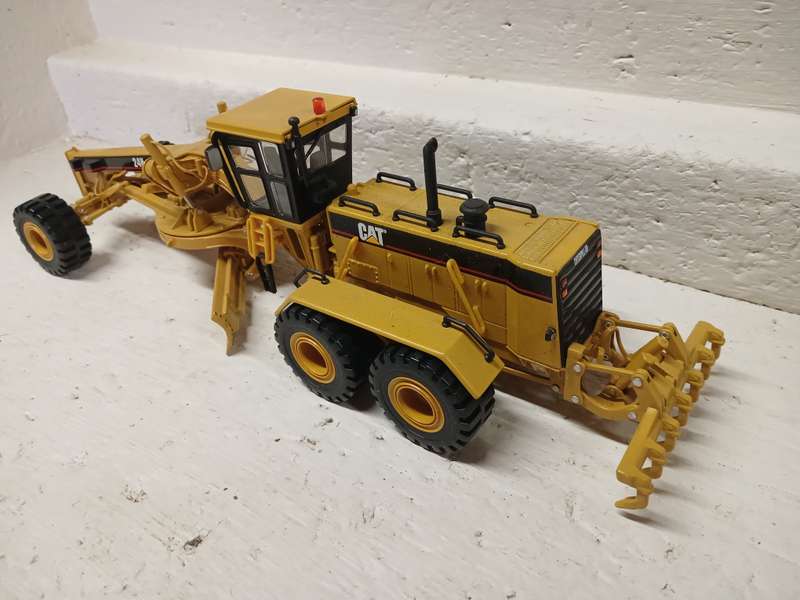 DIE CAST : NORSCOT - 1:50 SCALE - CAT 24H MOTOR GRADER - BOXED