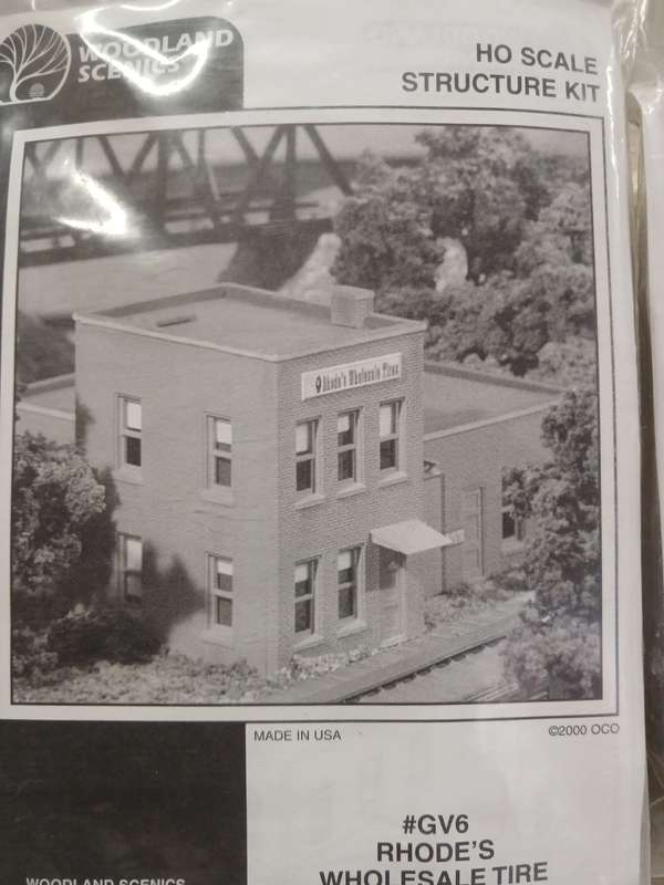HO SCALE - WOODLAND SCENICS - X5 BUILDING KITS - BOXED
