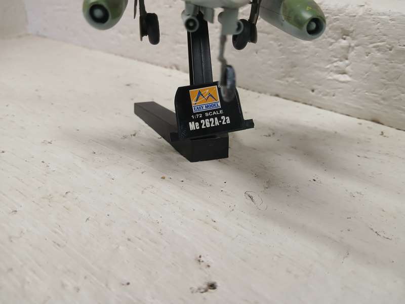 1:72 SCALE - EASY MODEL - MESSERSCHMITT ME262 A-2A MILITARY PLANE