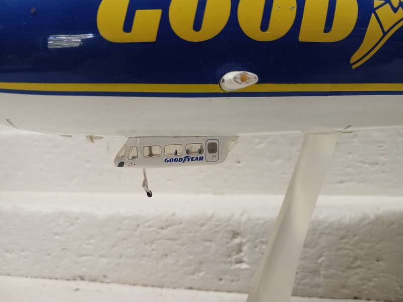 1:200 SCALE - HERPA - GOODYEAR - ZEPPELIN AIR SHIP - INCLUDING BOOK