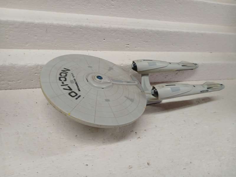 USS ENTERPRISE NCC-1701 SPACE SHIP