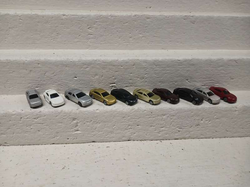 HO SCALE - VARIOUS CARS - X10