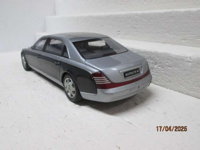 DIE CAST - 1:18 SCALE - AUTOART - MAYBACH CAR