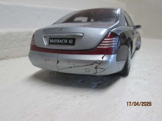 DIE CAST - 1:18 SCALE - AUTOART - MAYBACH CAR
