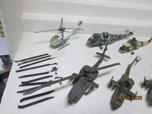 DIE CAST - HELICOPTERS & PLANES X9