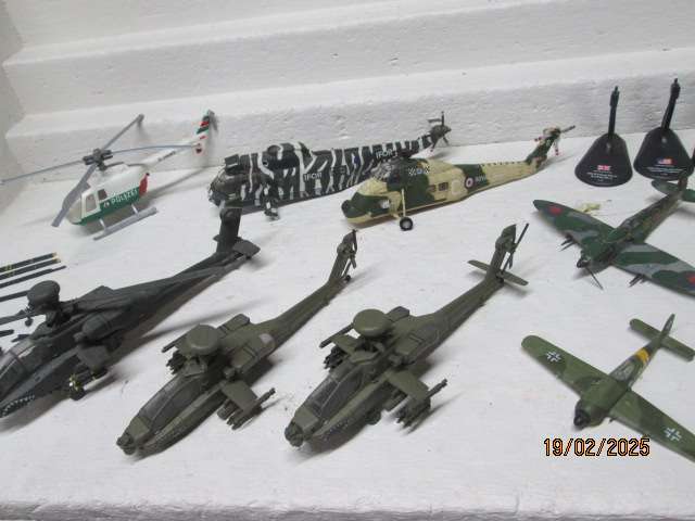 DIE CAST - HELICOPTERS & PLANES X9