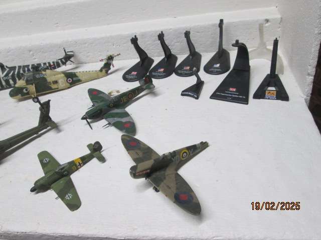DIE CAST - HELICOPTERS & PLANES X9