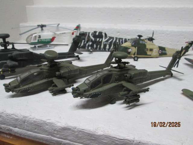 DIE CAST - HELICOPTERS & PLANES X9