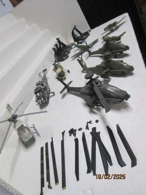 DIE CAST - HELICOPTERS & PLANES X9