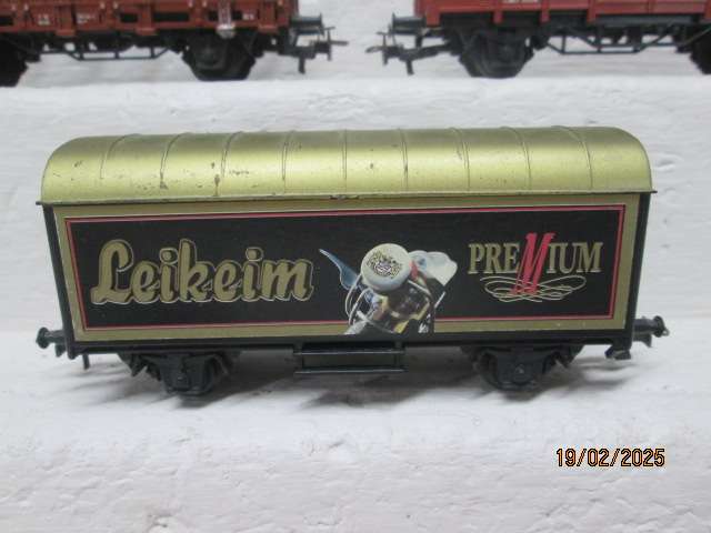 HO SCALE - MARKLIN - VARIOUS GOODS TRUCKS - X3