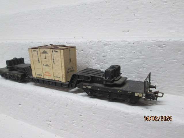 HO SCALE - MARKLIN - LOWELL - 6-AXLE HEAVY DUTY GOODS TRUCK