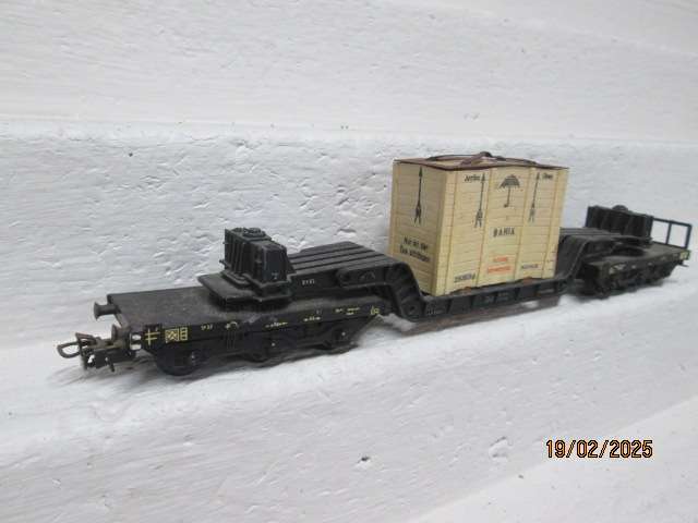 HO SCALE - MARKLIN - LOWELL - 6-AXLE HEAVY DUTY GOODS TRUCK