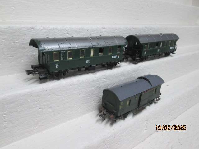 HO SCALE - FLEISCHMANN - VARIOUS PASSENGER COACHES - X3