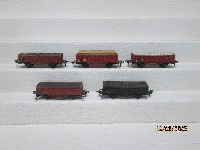 HO SCALE - FLEICHMANN WAGONS - WITH COAL LOADS - X5