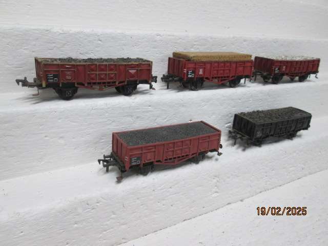 HO SCALE - FLEICHMANN WAGONS - WITH COAL LOADS - X5