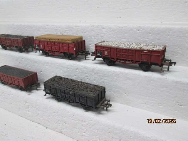 HO SCALE - FLEICHMANN WAGONS - WITH COAL LOADS - X5