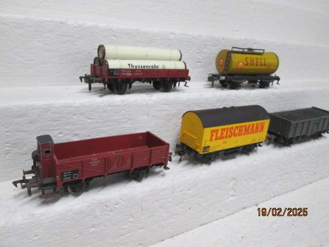 HO SCALE - FLEICHMANN - VARIOUS GOODS WAGONS - X5
