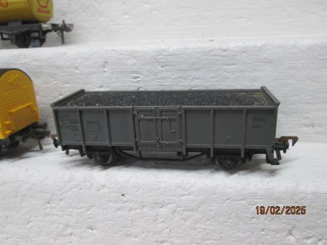 HO SCALE - FLEICHMANN - VARIOUS GOODS WAGONS - X5