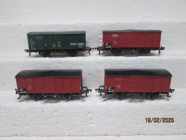 HO SCALE - FLEICHMANN - BOX CARS - X4