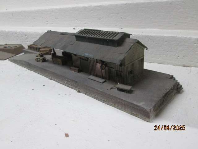 HO SCALE - PLATFORM BUILDINGS - X2