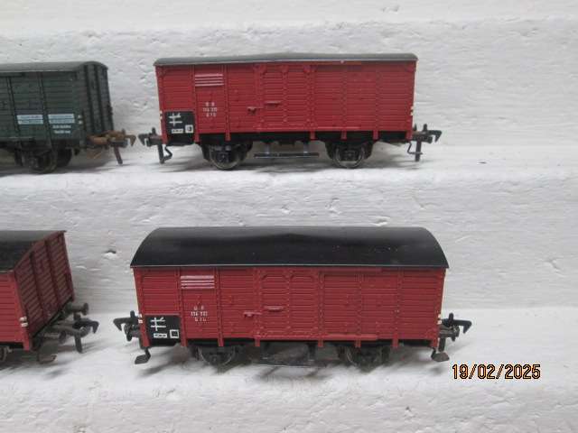 HO SCALE - FLEICHMANN - BOX CARS - X4