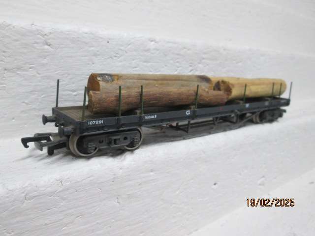 OO SCALE - MAINLINE - GW FLAT CAR WITH LOG LOAD