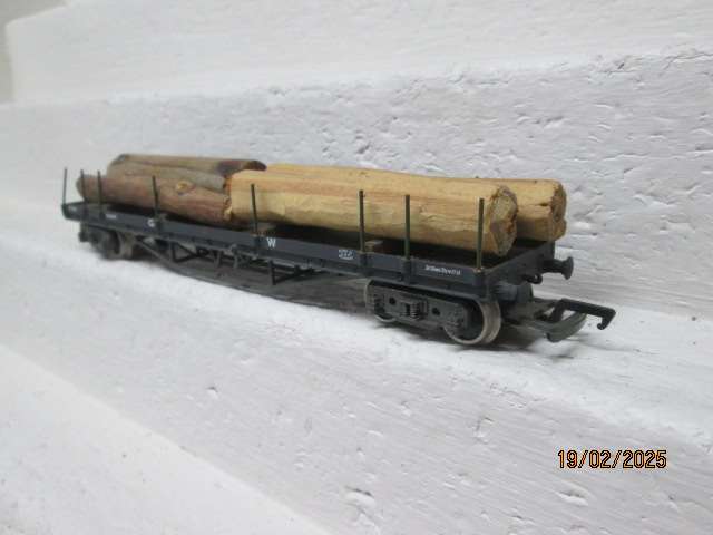 OO SCALE - MAINLINE - GW FLAT CAR WITH LOG LOAD