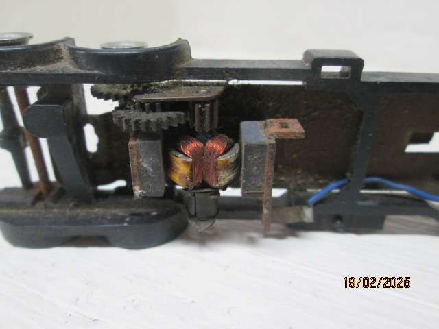 OO SCALE -TRIANG - LOWELL - GOODS WAGON WITH MINIC LOAD