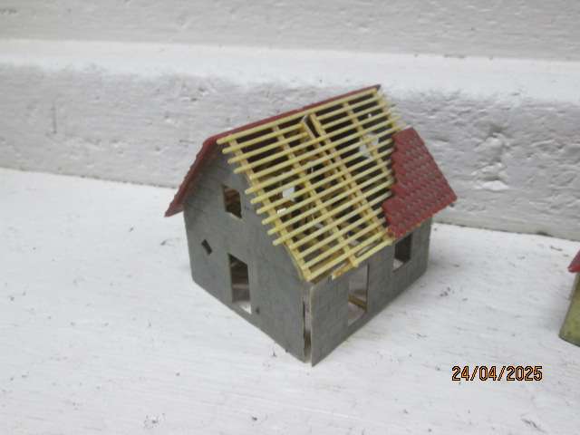 HO SCALE - X2 BUILDINGS