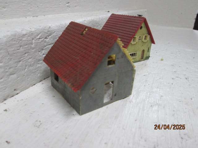 HO SCALE - X2 BUILDINGS