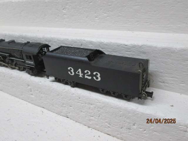HO SCALE - RIVEROSSI - SANTE FE 4-6-2 STEAM LOCOMOTIVE