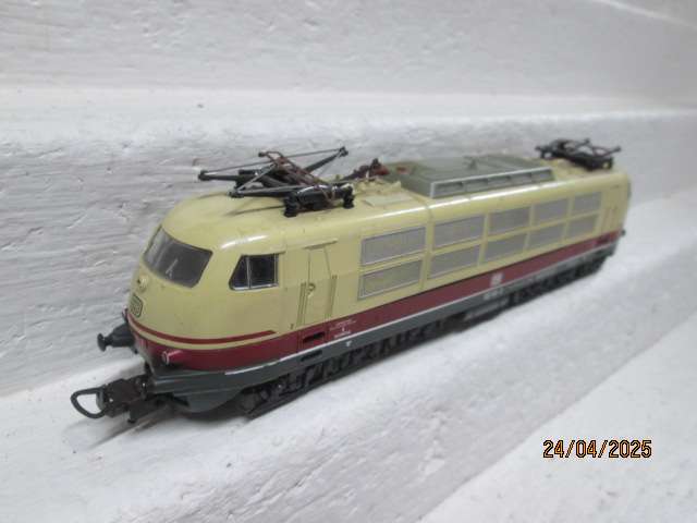 HO SCALE - LIMA - DB ELECTRIC LOCOMOTIVE