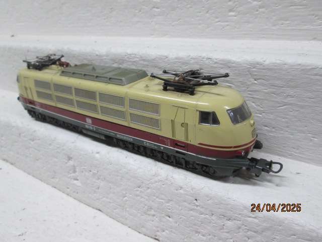 HO SCALE - LIMA - DB ELECTRIC LOCOMOTIVE