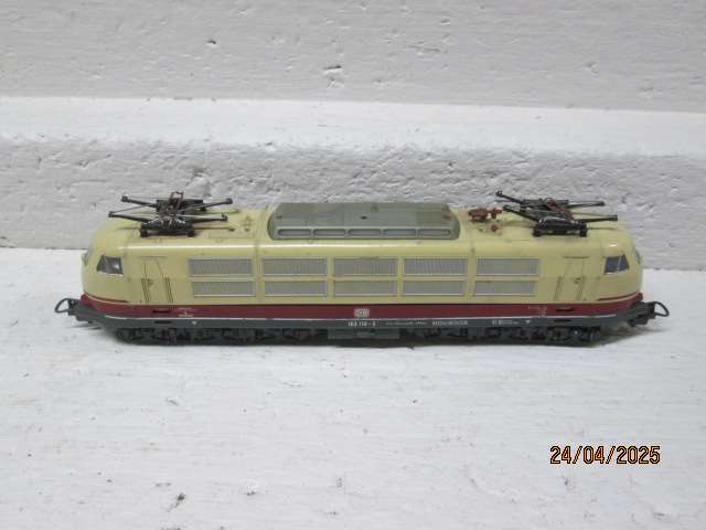 HO SCALE - LIMA - DB ELECTRIC LOCOMOTIVE