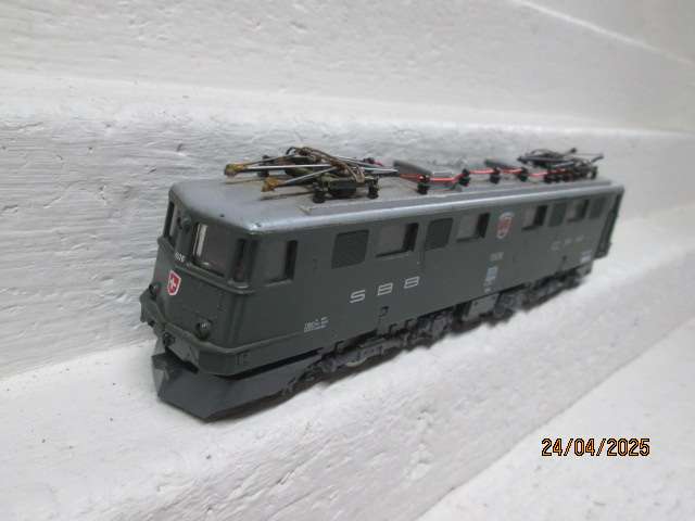HO SCALE - LIMA - SBB ELECTRIC LOCOMOTIVE