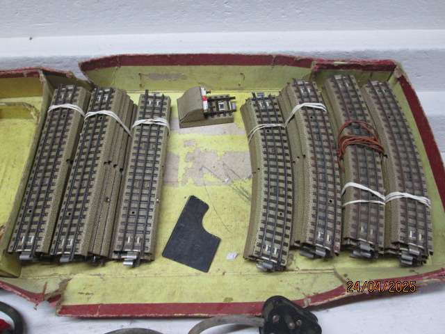 HO SCALE - MARKLIN - M-TRACK + TRANSFORMERS