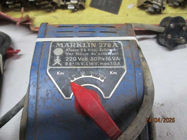 HO SCALE - MARKLIN - M-TRACK + TRANSFORMERS
