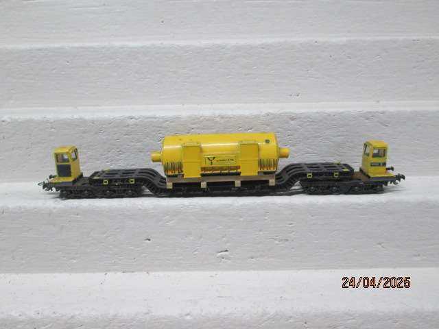 HO SCALE - FLEISCHMANN - EXTRA HEAVY 8-AXLE WAGON