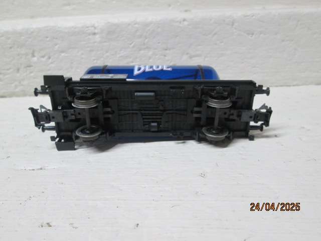 HO SCALE - MARKLIN - BOLS BLUE TANKER - (2-RAIL)