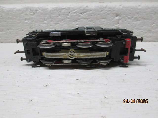 HO SCALE - MARKLIN - DARK GREEN ELECTRIC LOCOMOTIVE