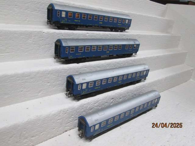 HO SCALE - SCHICHT - CSD COACHES - X4