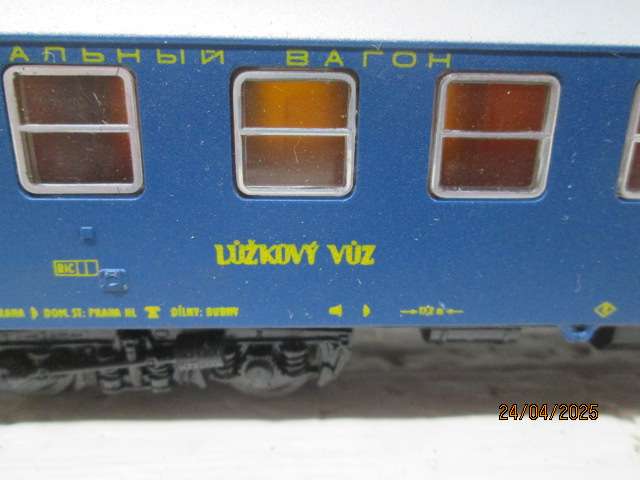 HO SCALE - SCHICHT - CSD COACHES - X4