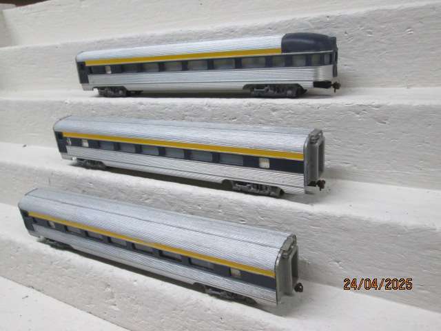 HO SCALE - MANTUA - ALUMINIUM COACHES - X3