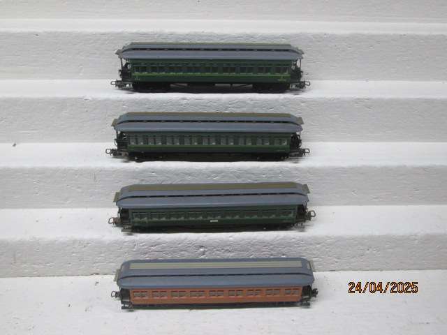 HO SCALE - ELECTROTREN - PASSENGER COACHES - X4