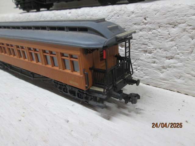 HO SCALE - ELECTROTREN - PASSENGER COACHES - X4