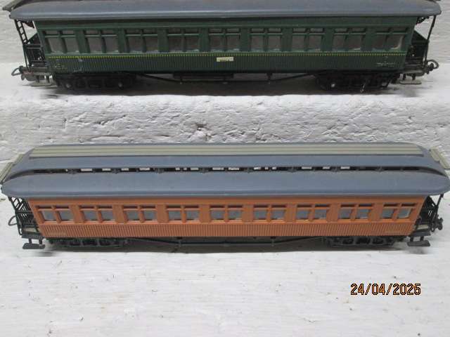 HO SCALE - ELECTROTREN - PASSENGER COACHES - X4