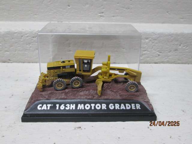 HO SCALE - NORSCOTT - CAT 163H MOTOR GRADER - BOXED