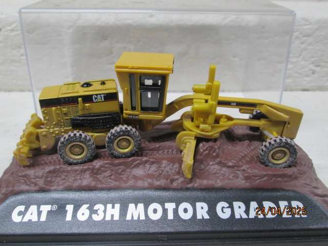 HO SCALE - NORSCOTT - CAT 163H MOTOR GRADER - BOXED
