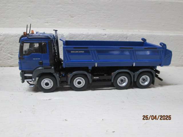 DIE CAST : 1:50 SCALE - MAN TGS 8X4 KIPPER / TIPPER TRUCK - BOXED
