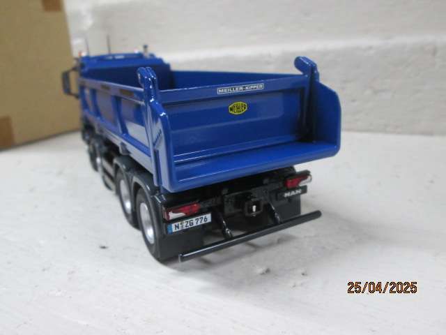 DIE CAST : 1:50 SCALE - MAN TGS 8X4 KIPPER / TIPPER TRUCK - BOXED